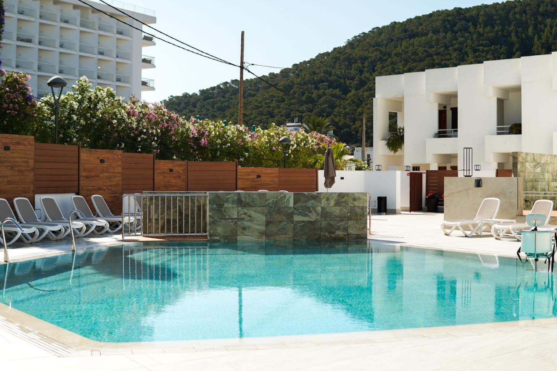 Typic Oasis Sa Tanca Apartment กาลายองกา ภายนอก รูปภาพ