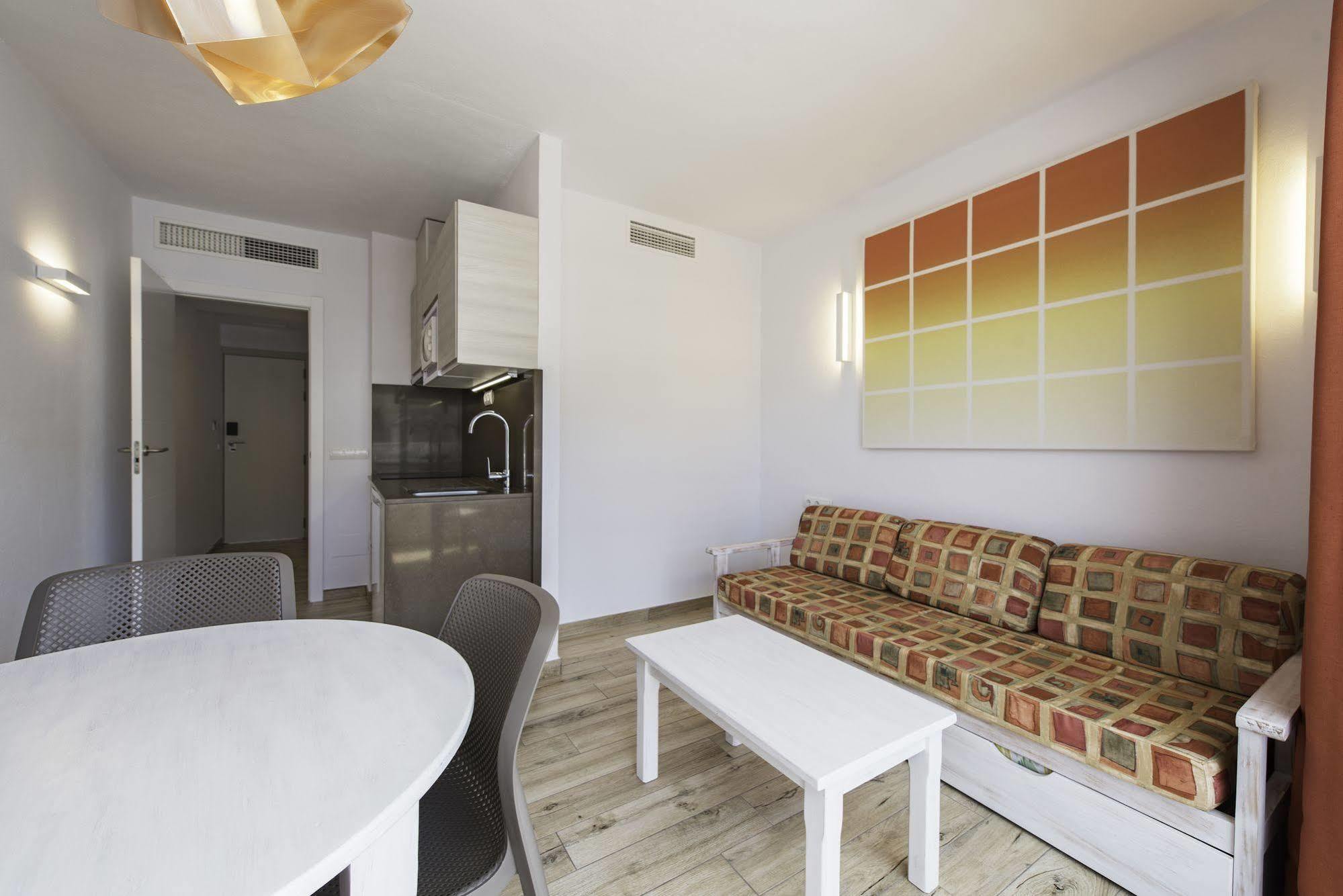Typic Oasis Sa Tanca Apartment กาลายองกา ภายนอก รูปภาพ